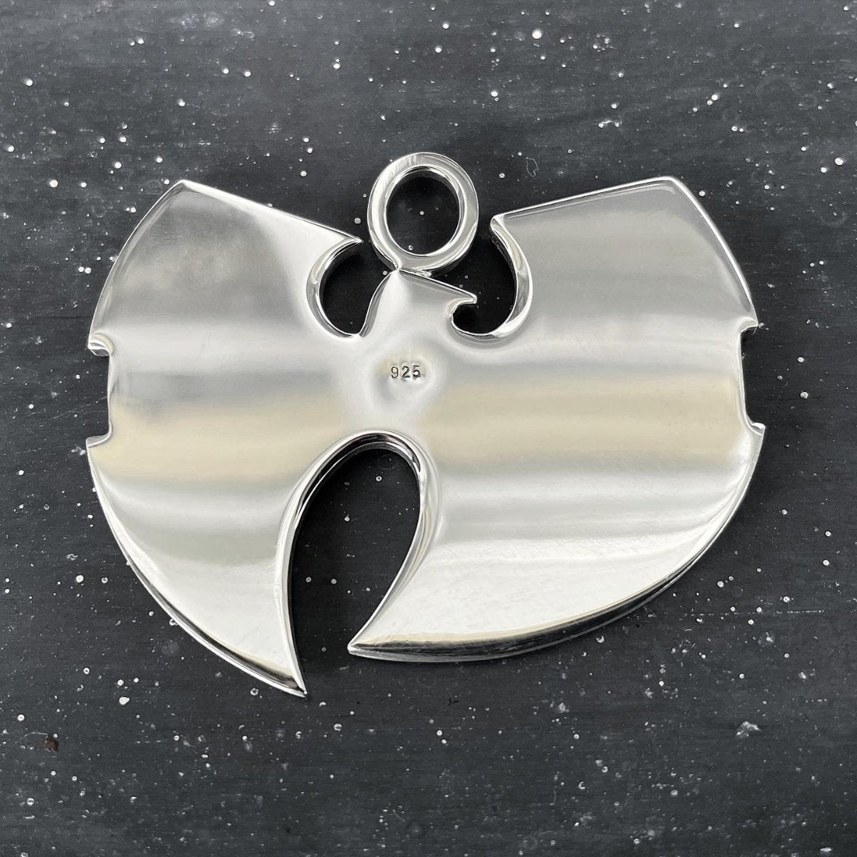 Wu Tang Clan amulet back side