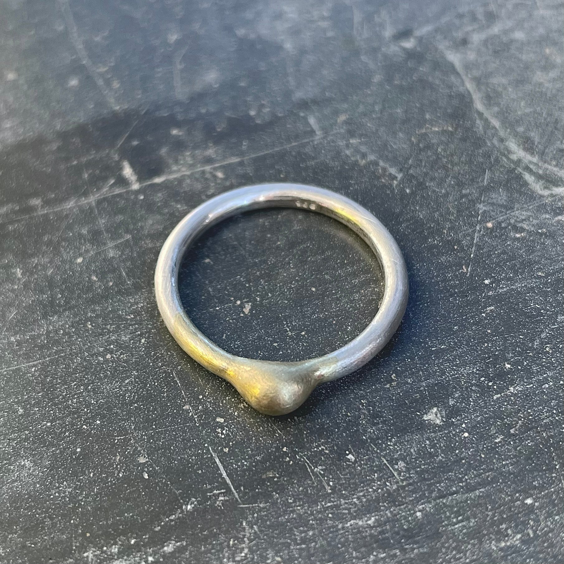 Pearl ring silver with yellow gold matt