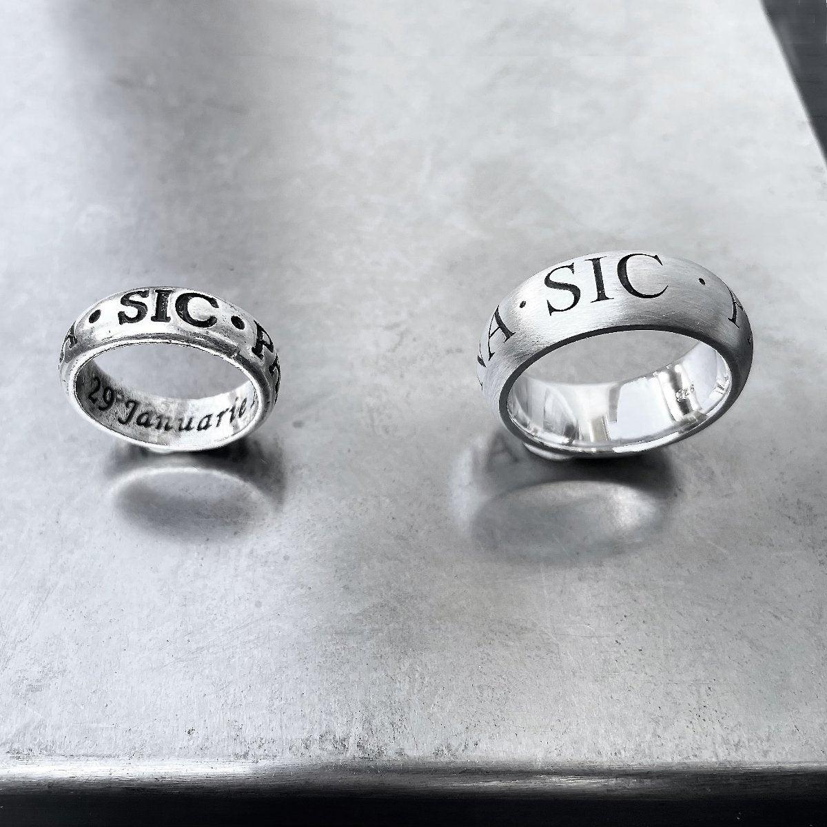 Magna sic parvis silver ring old and new