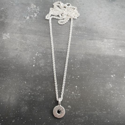 DOT necklace - Black Sapphire