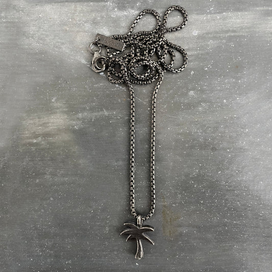 Palm necklace blackend