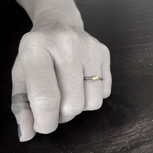 PEARL ring - Black with Gold