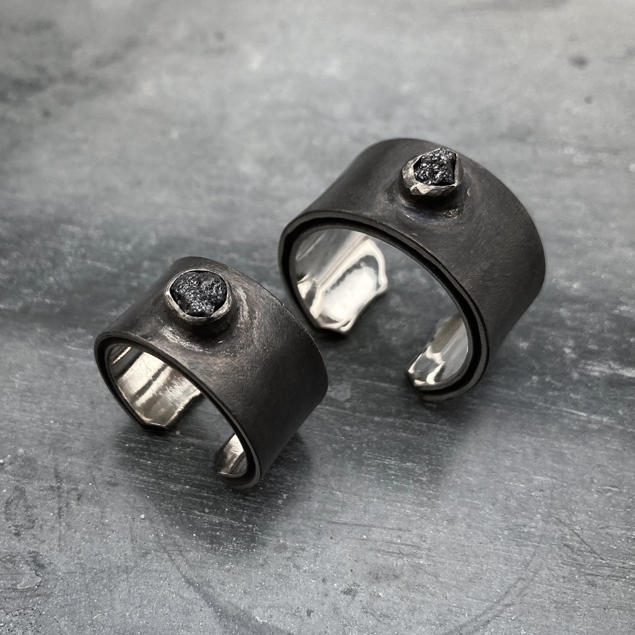 BOND rings oxidised silver with black raw diamond