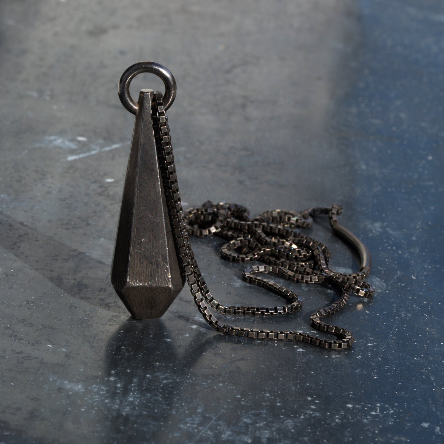 crystal necklace XXL, venetian chain with pendant, sterling silver, oxidized, precious, solid, handworked. Silber, geschwärzt, Venezianerkette mit Anhänger, Silber, edel, goldschmieden.