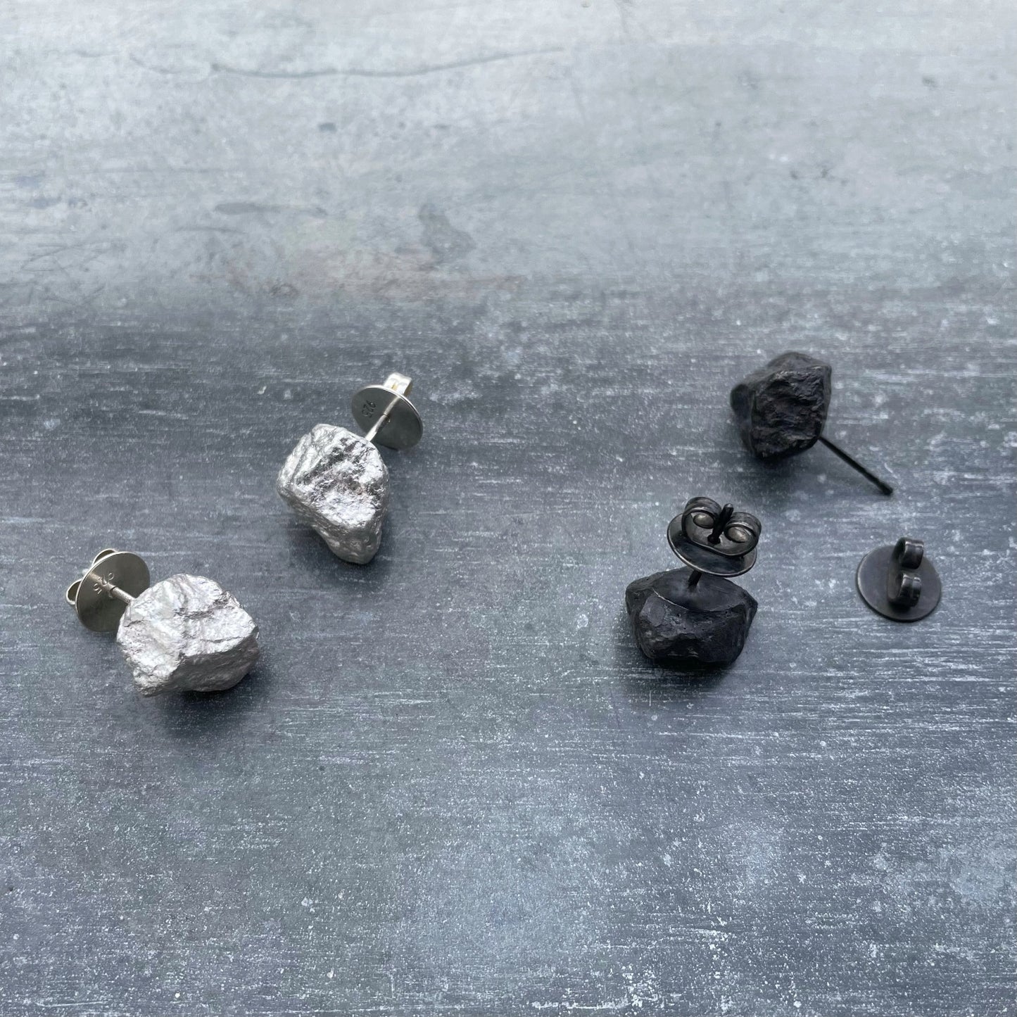 Stone ear studs M