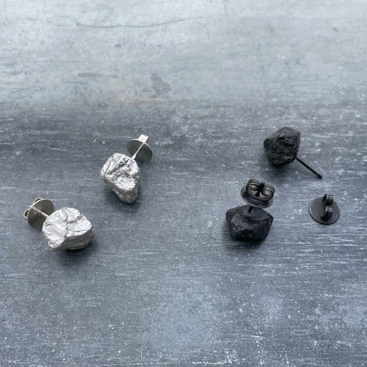 Stone ear studs M