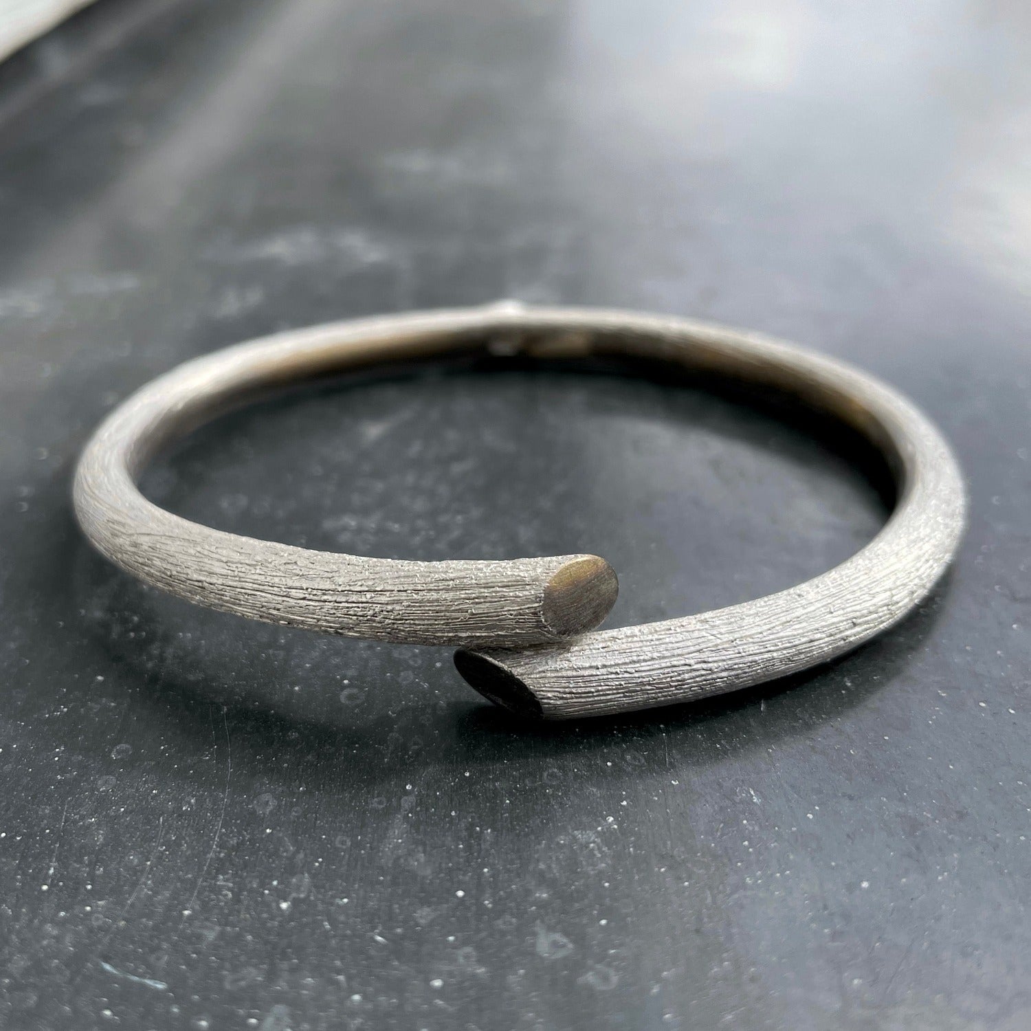 B1 bangle raw with surface structure I shop.bkreb.com