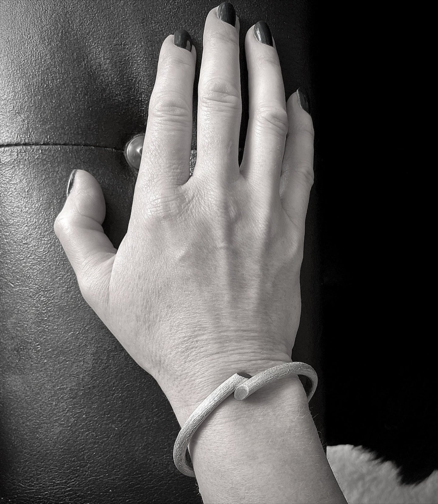 B1 bangle raw with surface structure worn I shop.bkreb.com