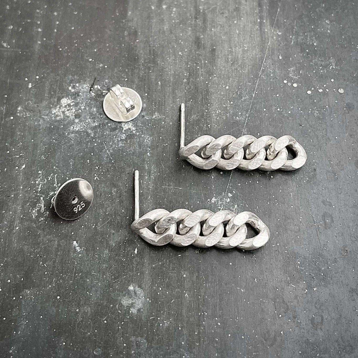 CHAIN earstuds tank track silver short I shop.bkreb.com