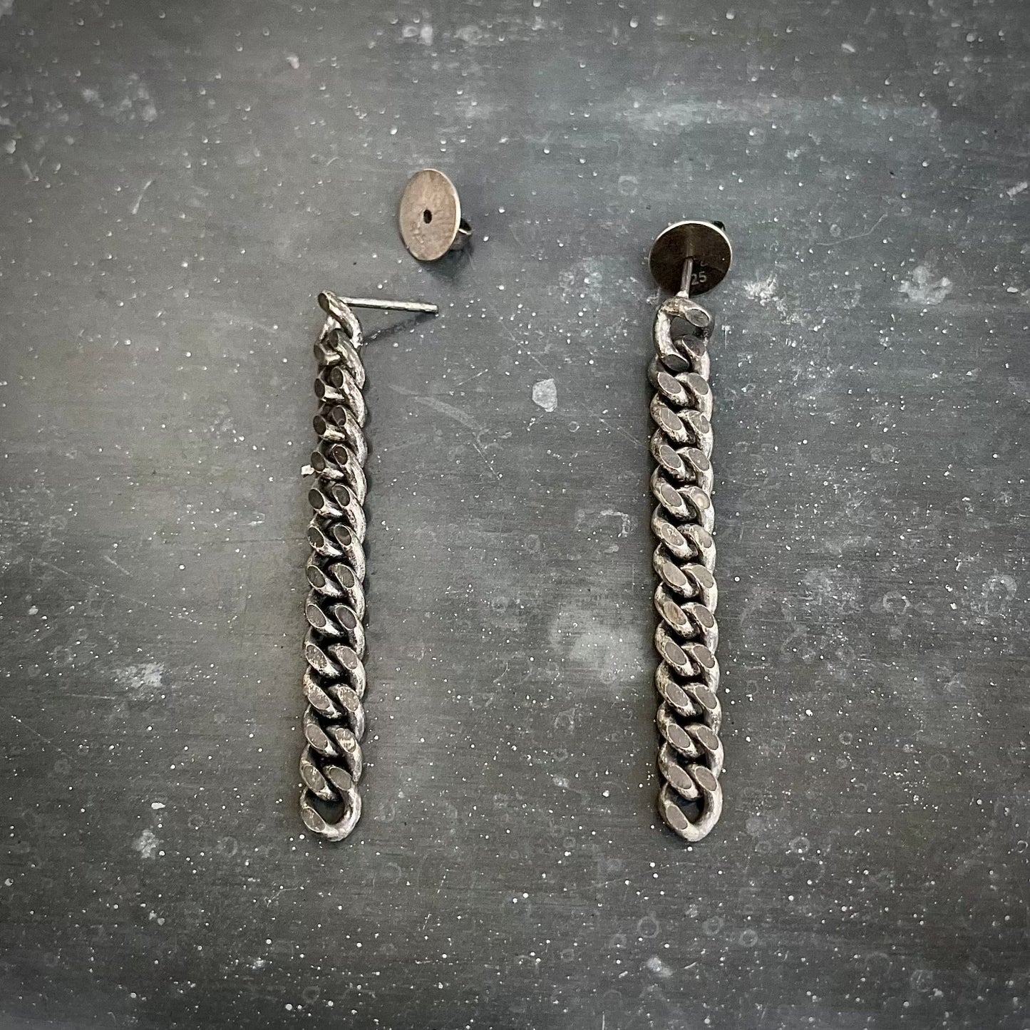 CHAIN earstuds black tank track long I shop.bkreb.com