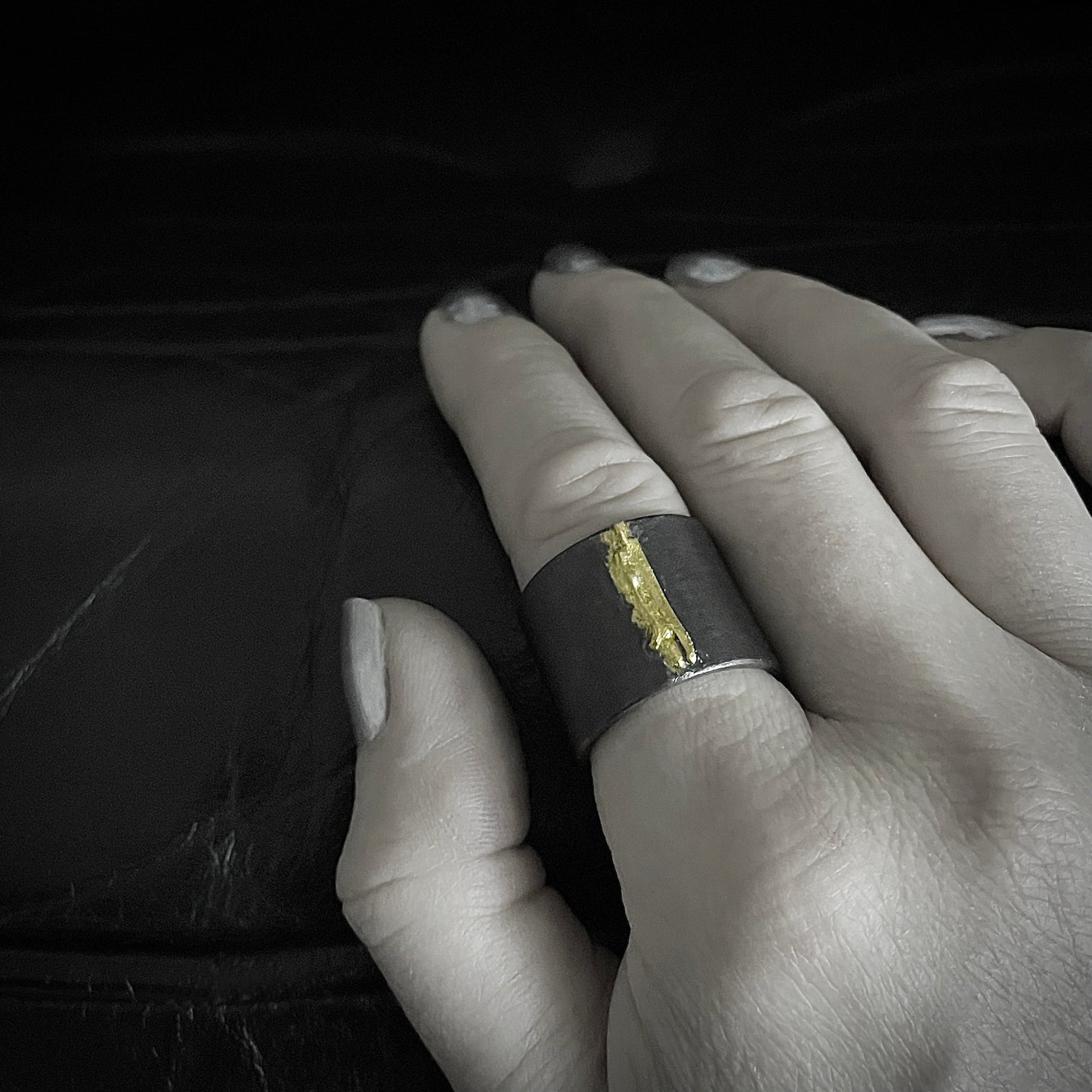 RIV ring - Black & Gold