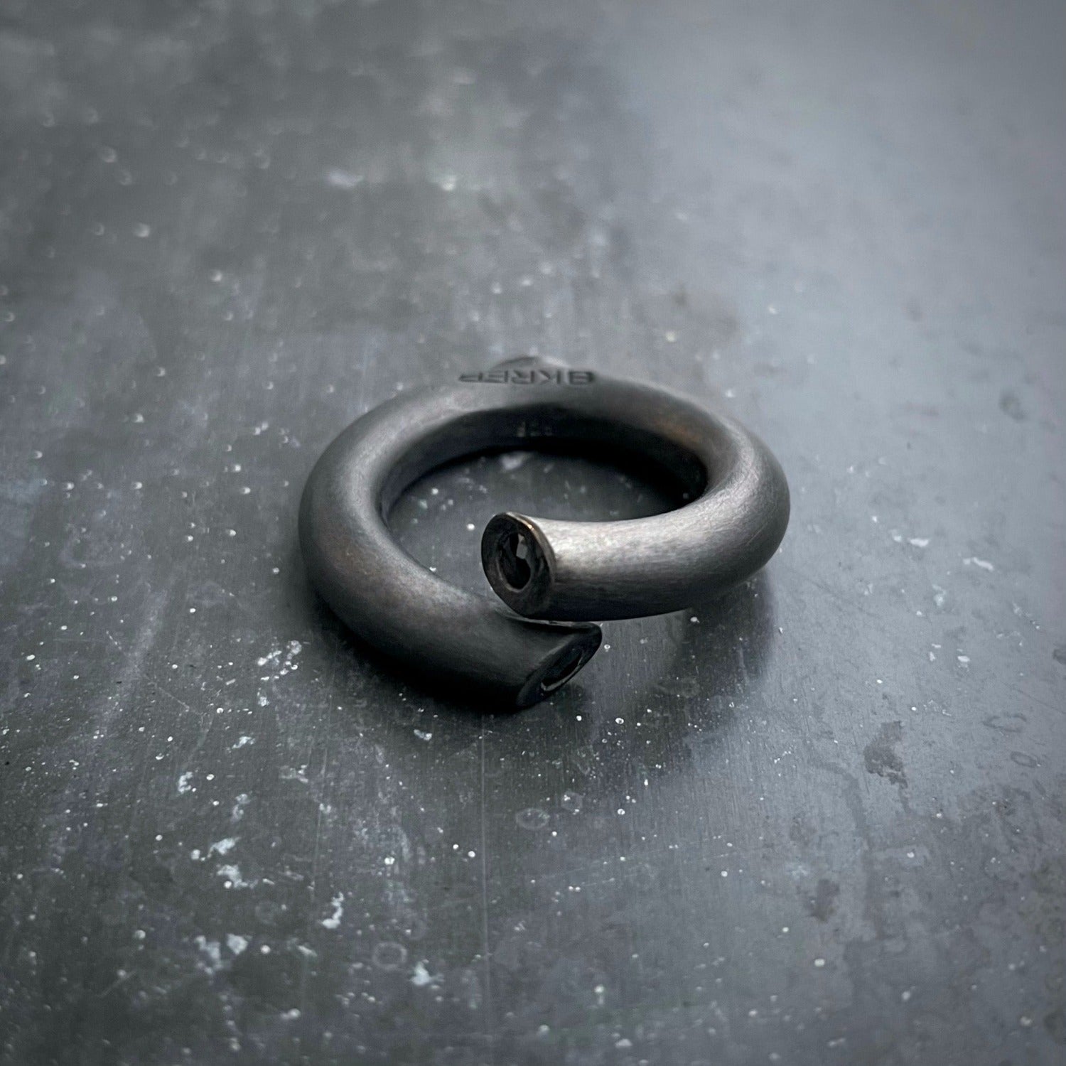 B1 ring black with precious stones front view I shop.bkreb.com