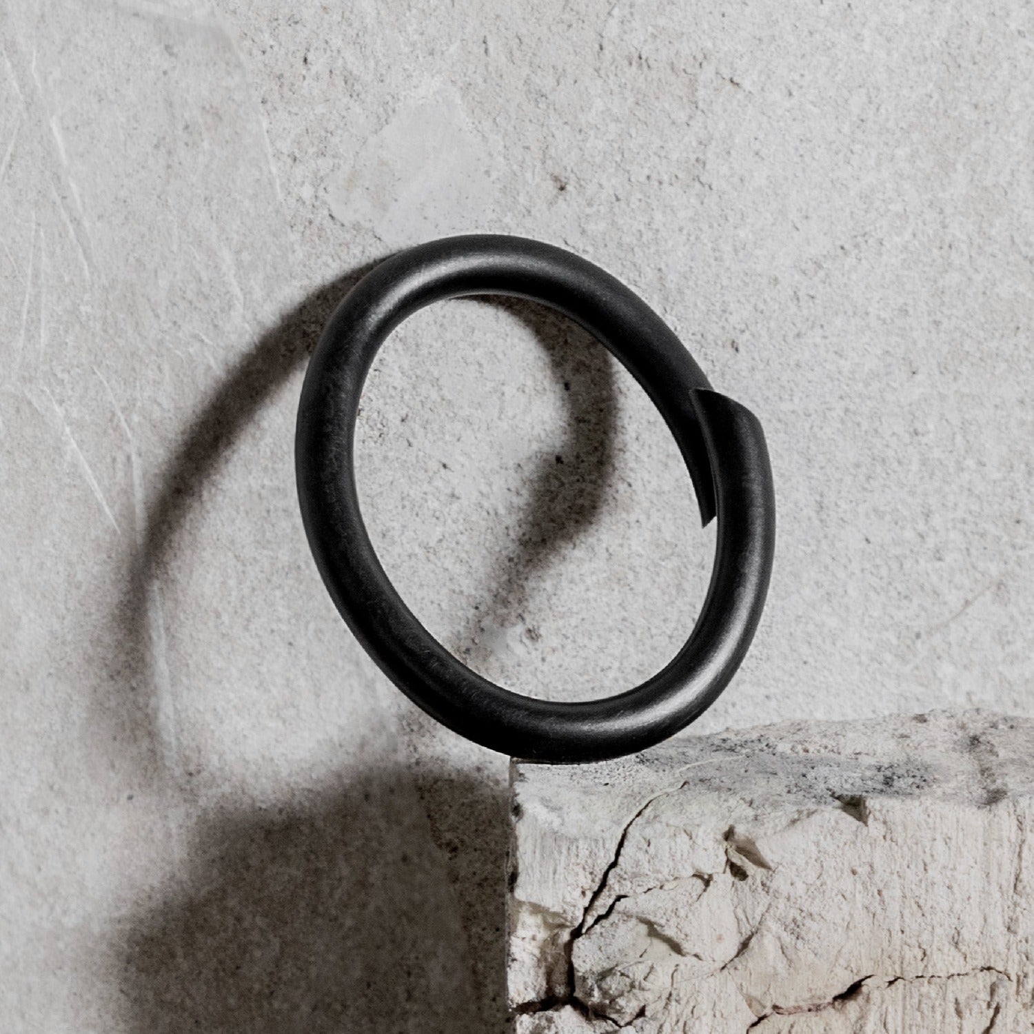 B1 bangle thick black I shop.bkreb.com