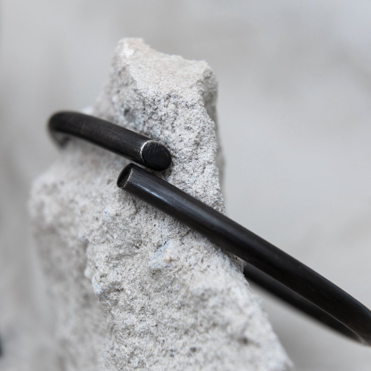 B1 bangle slim black I shop.bkreb.com