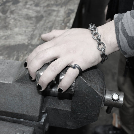 B1 ring black with precious stones with B1 bracelet black I shop.bkreb.com