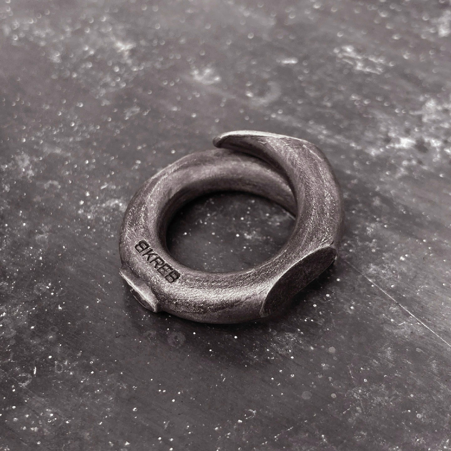 B z ring oxidised silver I shop.bkreb.com