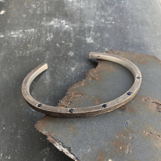 SQ5 bracelet - L - with blue sapphires