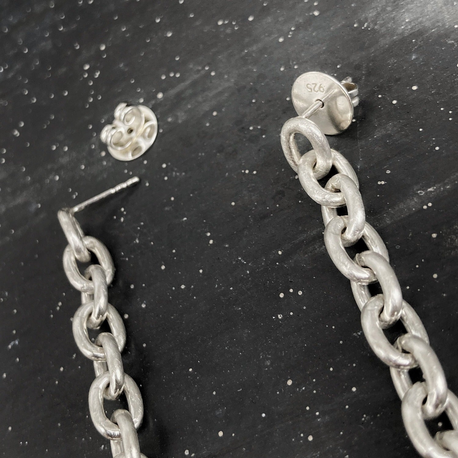 CHAIN earrings silver regular M detail I shop.bkreb.com