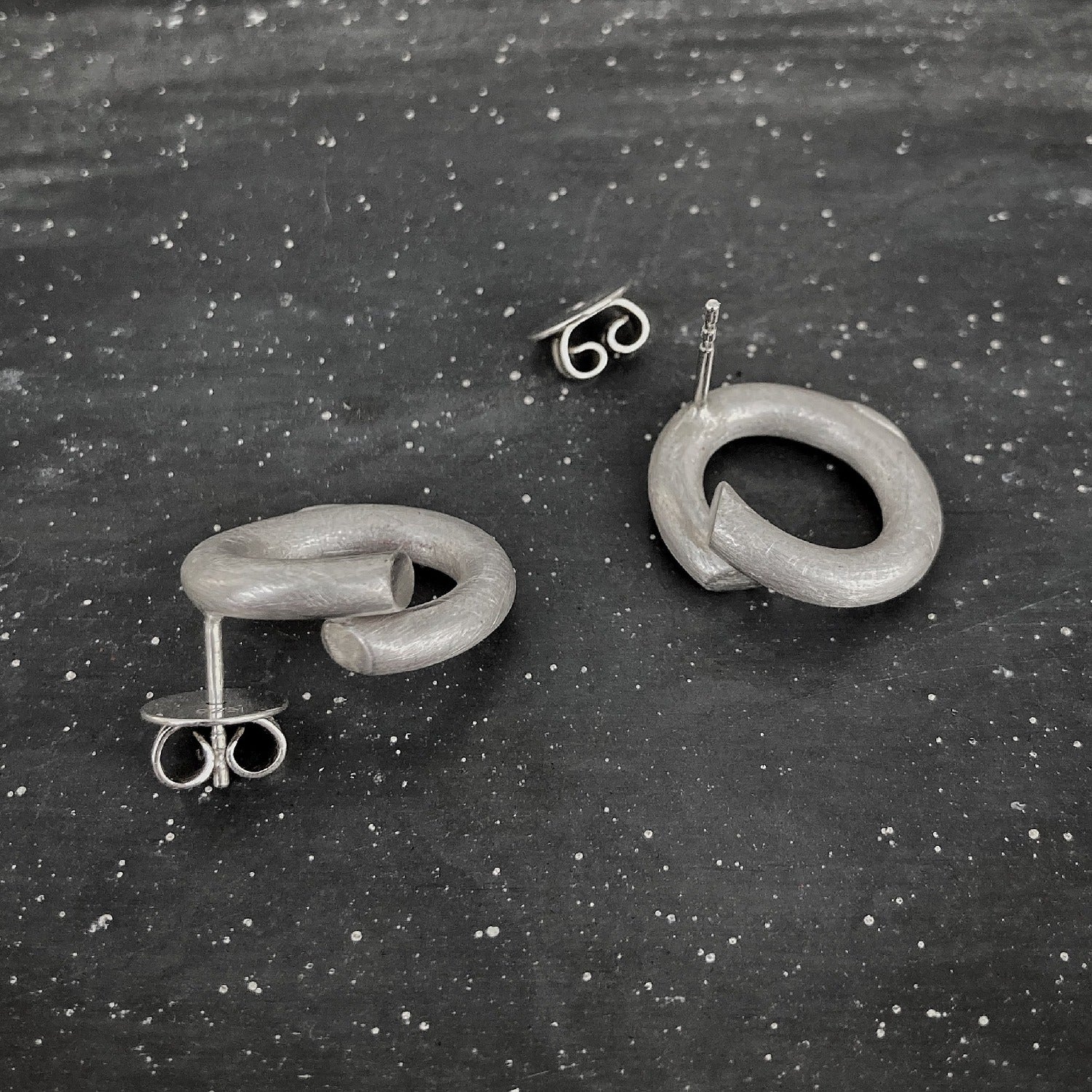B1 earstuds silver  I shop.bkreb.com