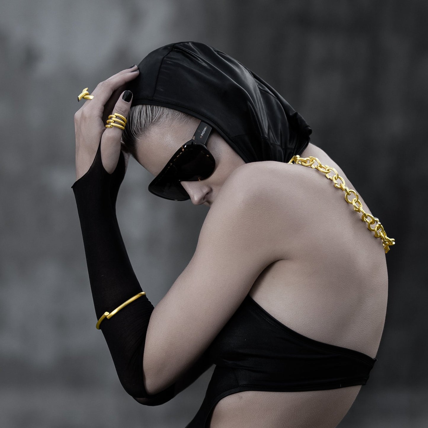 BARB ring M B3 ring B1 bangle B1 necklace all gold worn by Lisa Sophie Baermann I shop.bkreb.com