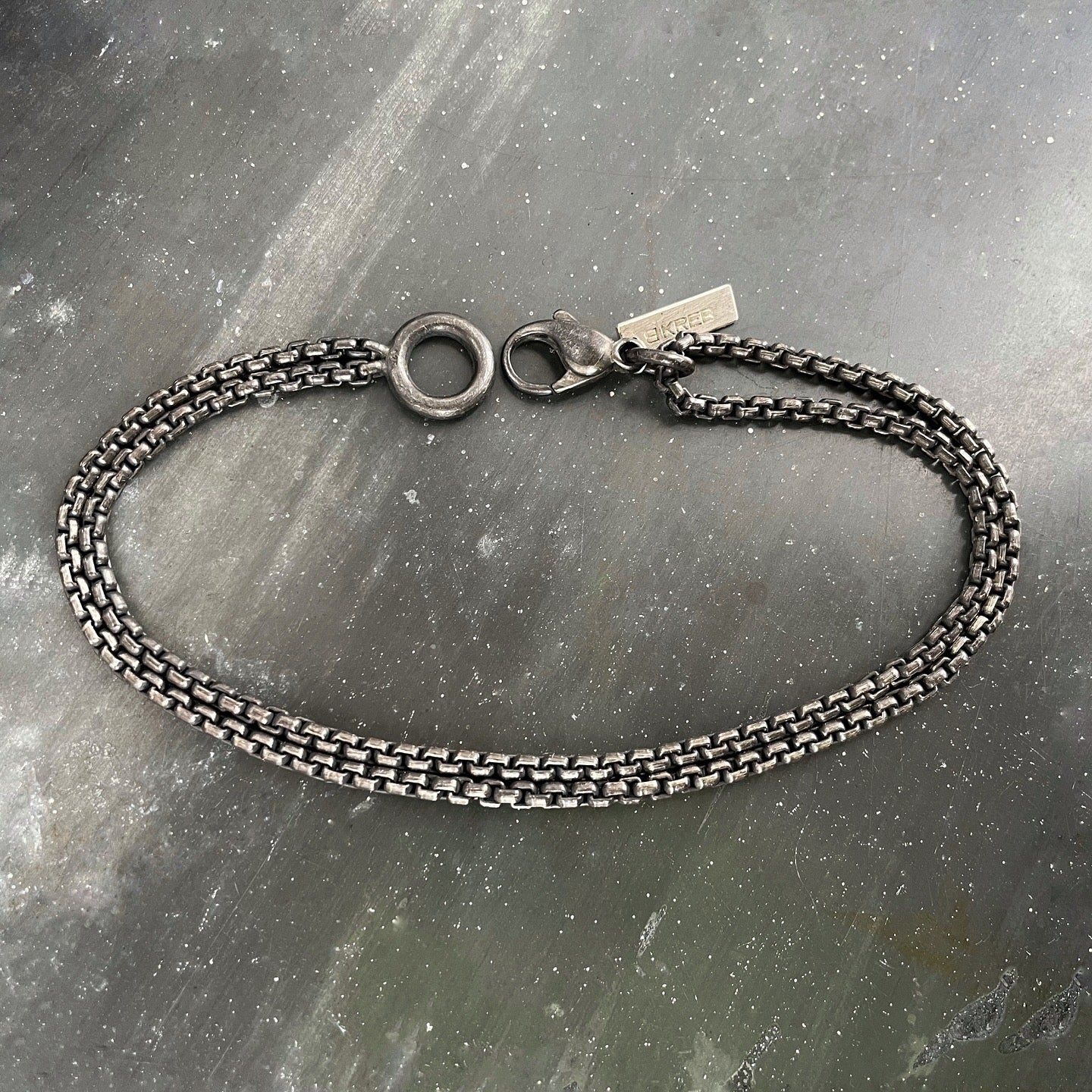V bracelet