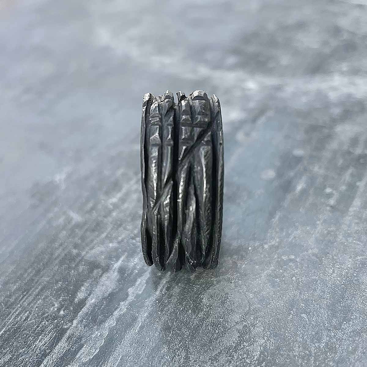 D de A ring band oxidized silver 