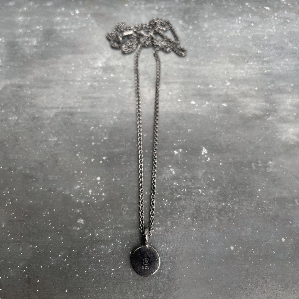 DOT necklace - Black Sapphire
