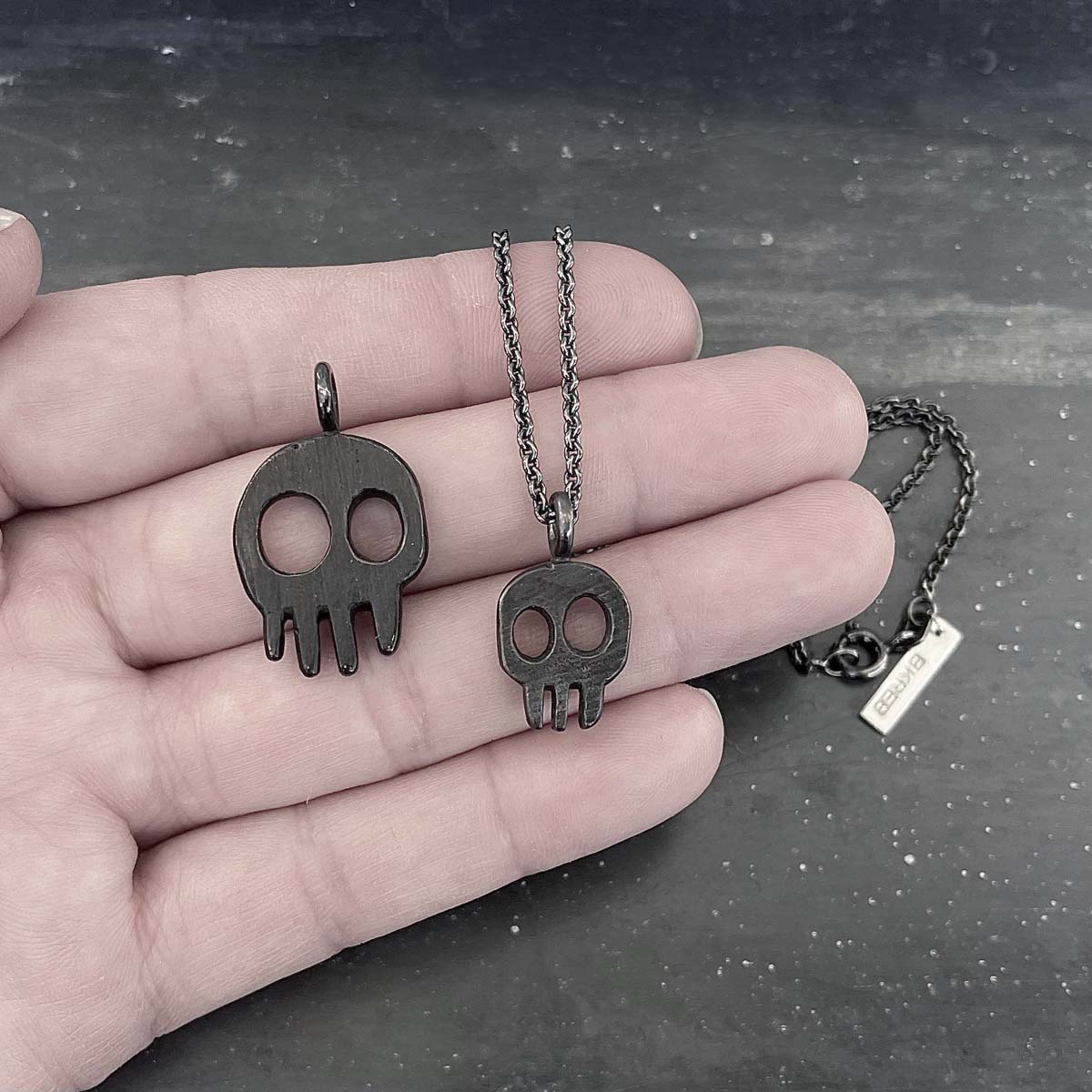 SKULL necklace black small and icon skull