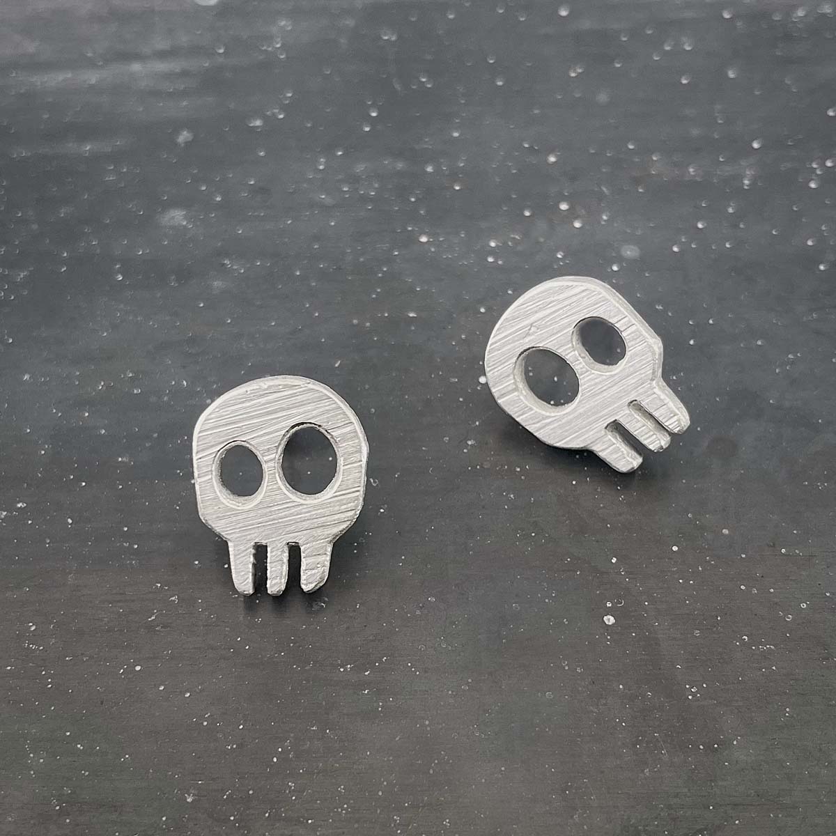 SKULL earstuds - small