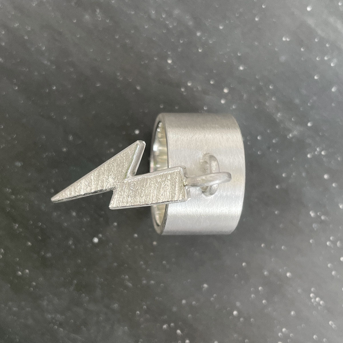 ICON ring flash top view