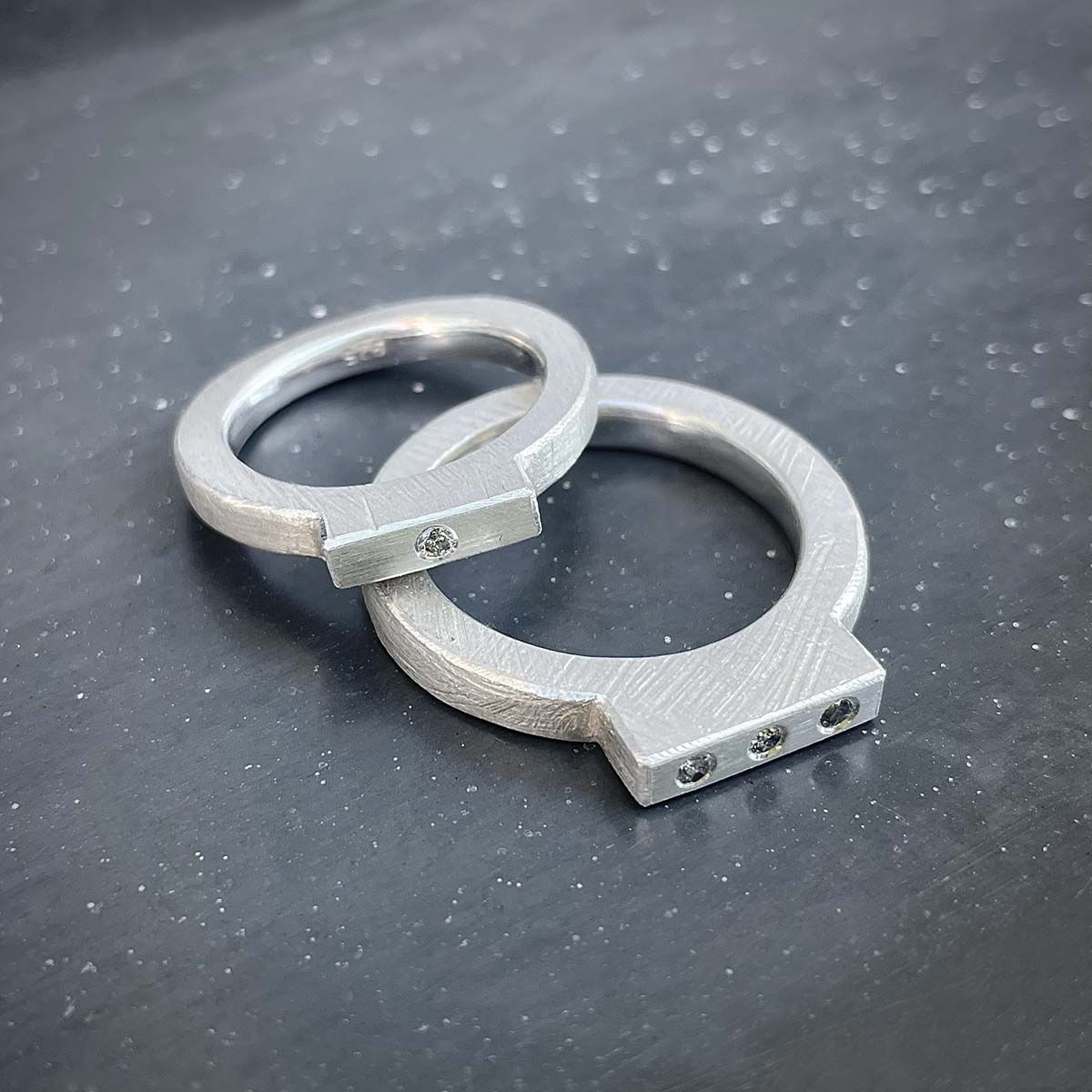 SIG STN rings silver with diamonds