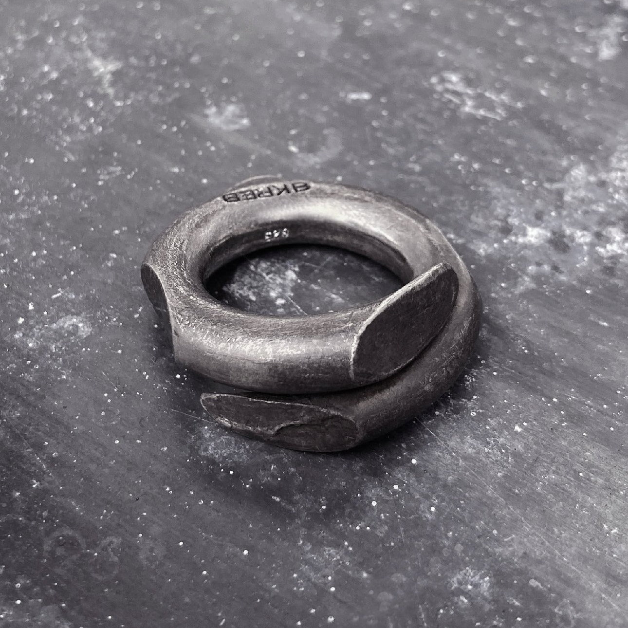 B z ring oxidised silver I shop.bkreb.com